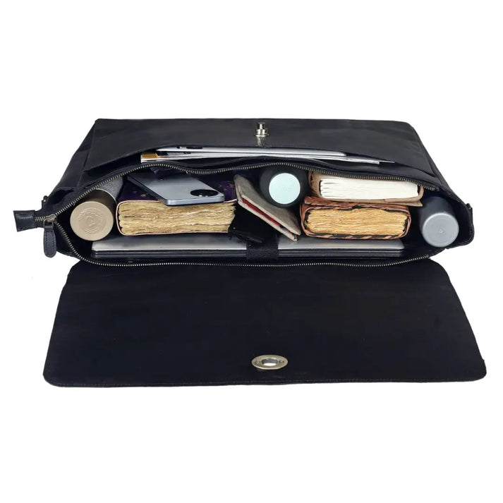 CAPTAIN BLACK LEATHER MESSENGER BAG  16 INCH