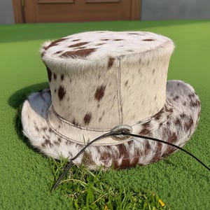 Handmade Spotted Cowhide Top Leather Hat Western Style Fur Hat for Men Women