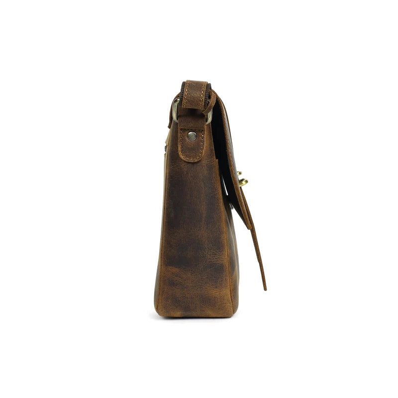 Compact Horizontal Messenger